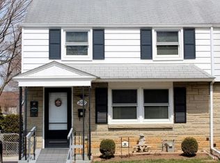 209 Elizabeth Dr, Lancaster, PA