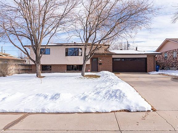 2nd image of 128 La Rochelle Dr