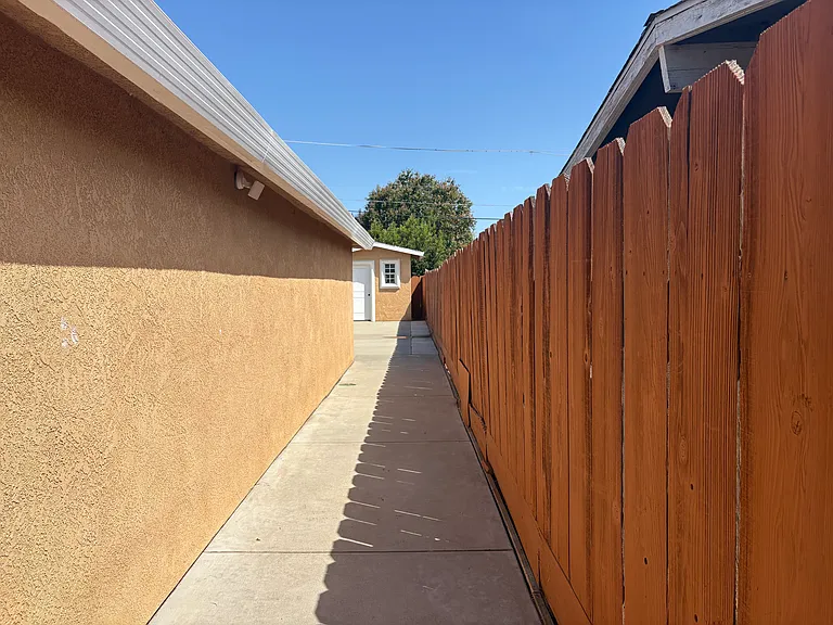 1610 Shirley St — Photo 13