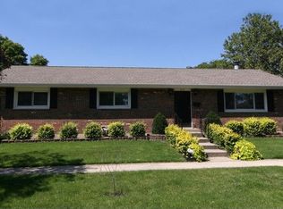 924 S Blanchard St, Wheaton, IL 60189
