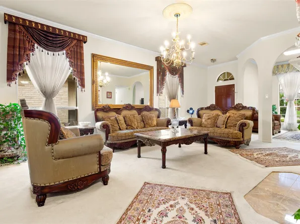 10618 Spring Brook Dr, Houston, TX 77041