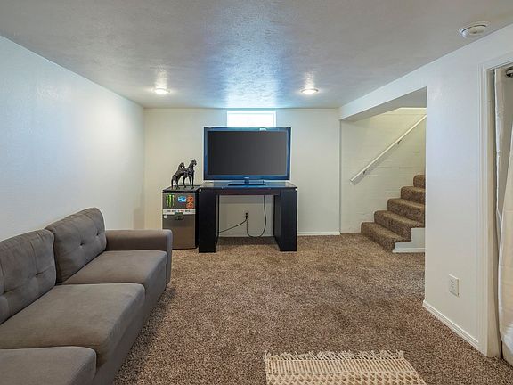 2nd image of 2318 W Everett Ave
