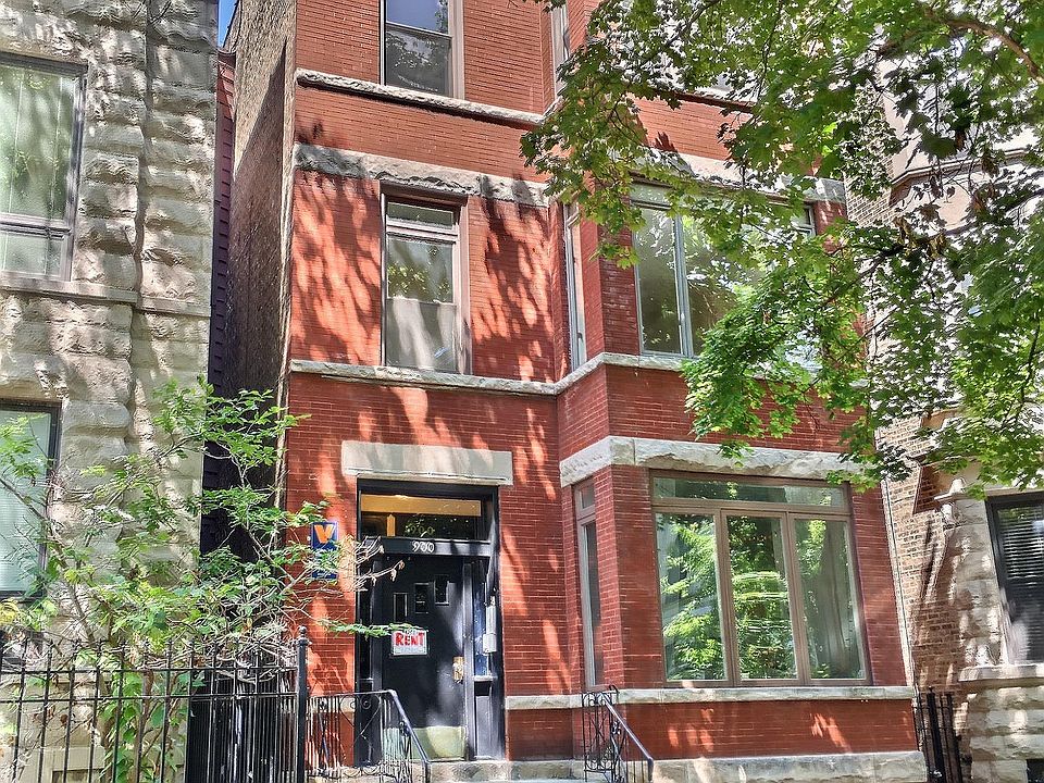1st image of 900 W Newport Ave