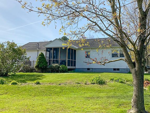 5th image of 42 Beechwood Dr