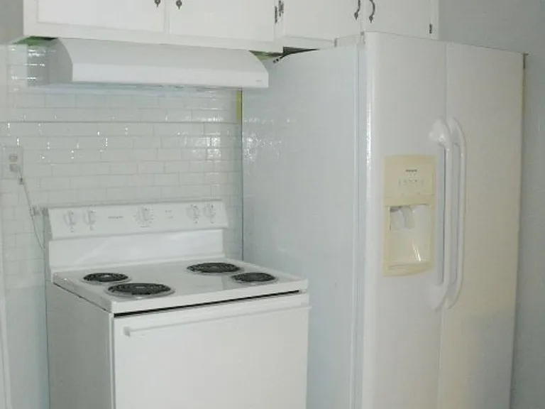 901 Johnson Ave — Photo 23