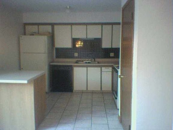 5th image of 1877 Willoway Cir N