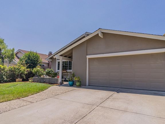 2nd image of 4644 Holycon Cir