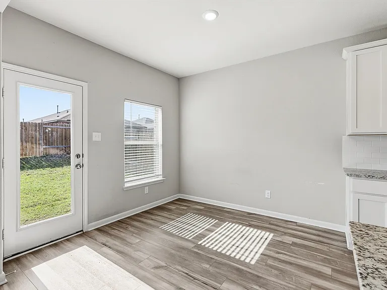 2105 Yarbrough Dr — Photo 11