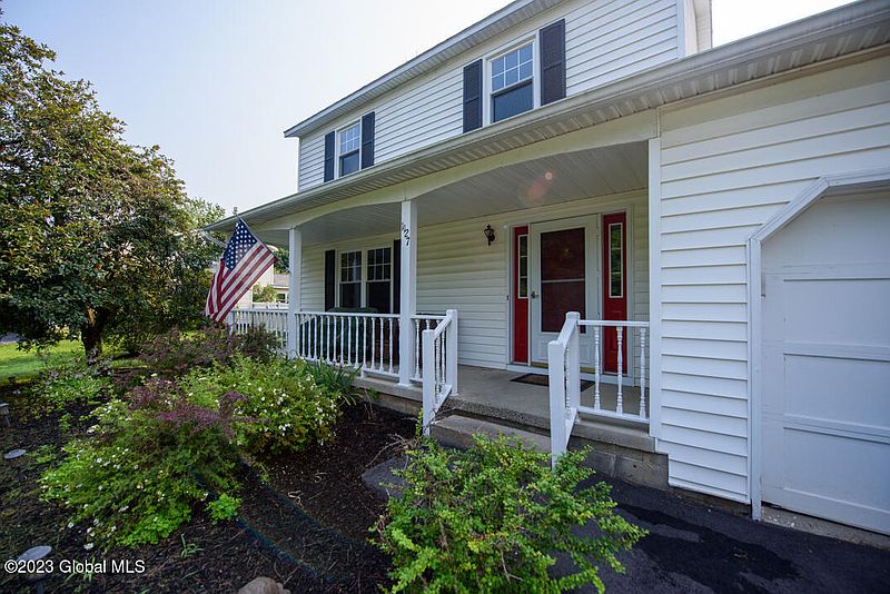3rd image of 1127 Laural Lane