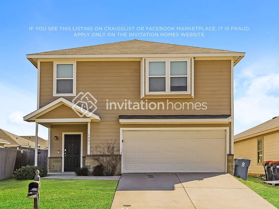 1st image of 1601 Village Park Trl