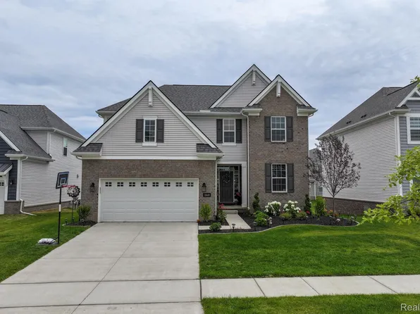 1868 Ruby St, Wixom, MI 48393