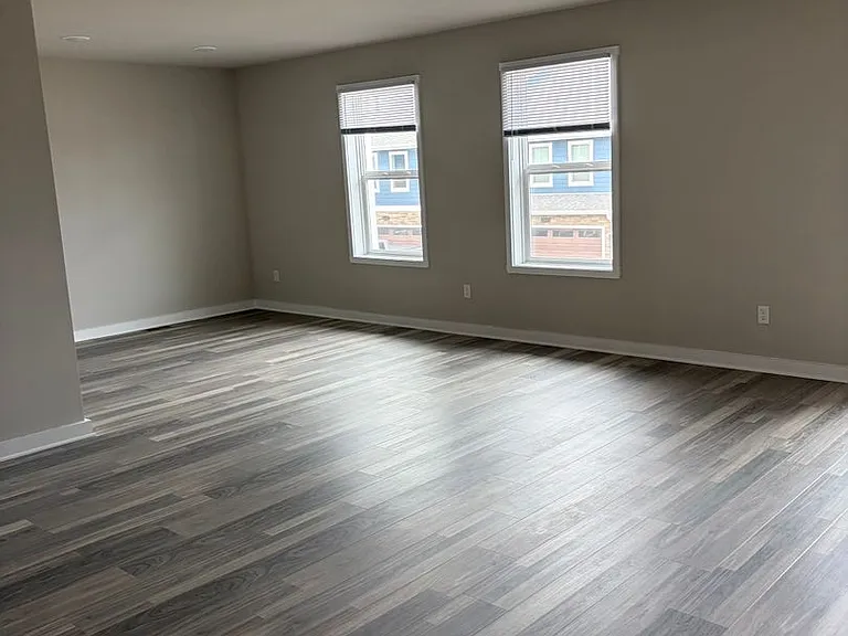 1356 S Main St — Photo 15