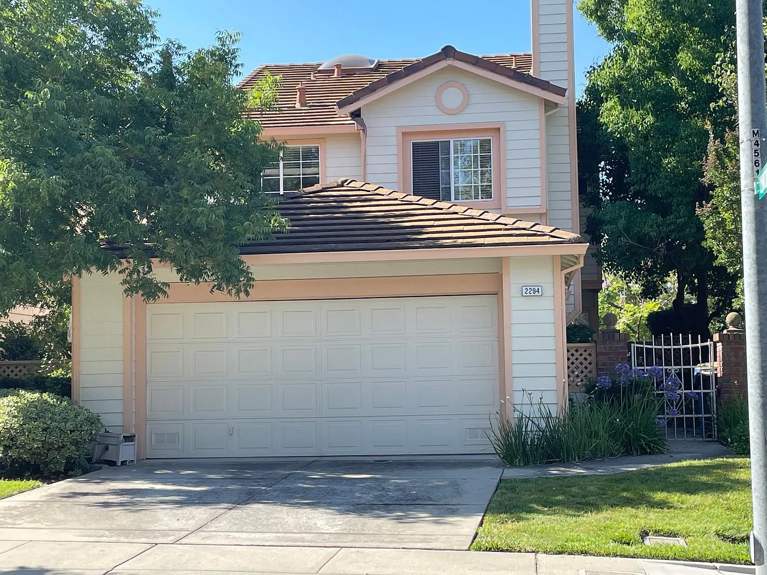 2294 Pinard St photo 1