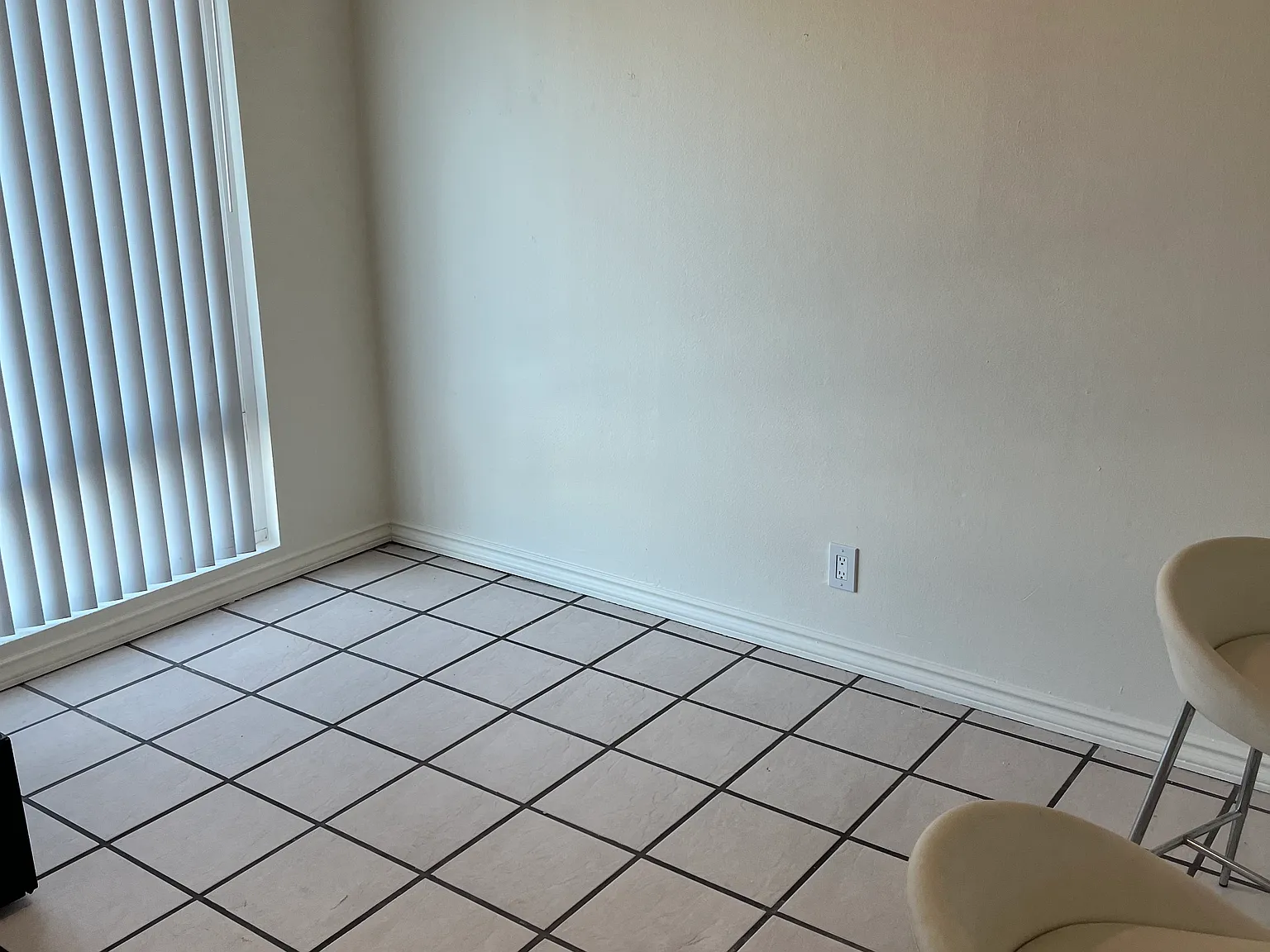 2 bed, 872 sqft, $2,675 — Photo 2