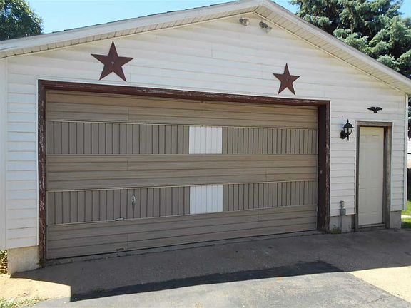 2nd image of 2708 1st St
