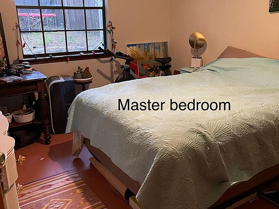 3rd image of 318 Whetherbine Way E
