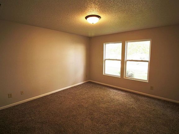 4th image of 2799 Brewster Ln