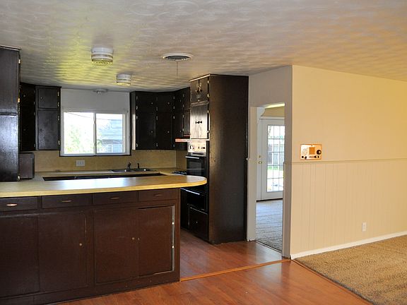 3rd image of 1413 Westcrest Dr