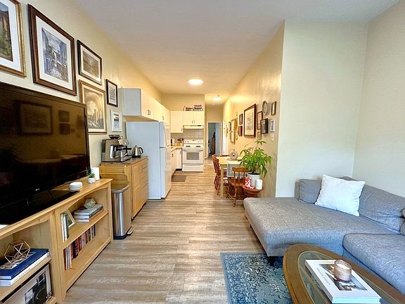 5th image of 207 James St N #201