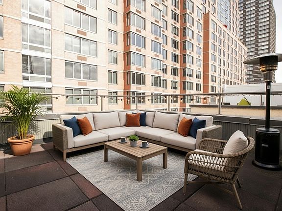 4th image of 221 E 33rd St APT 6g