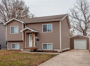 1821 E 25th St, Des Moines, IA 50317