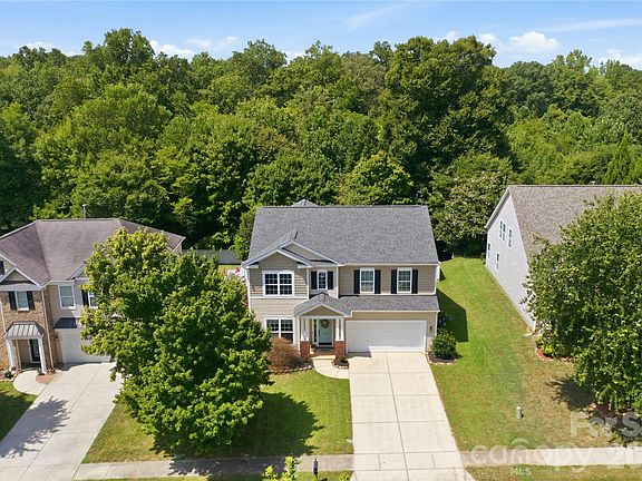 2nd image of 224 Morning Dew Ln