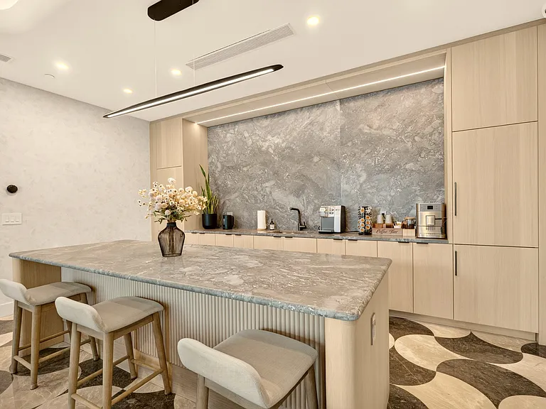 400 W 38th St #5GN — Photo 39