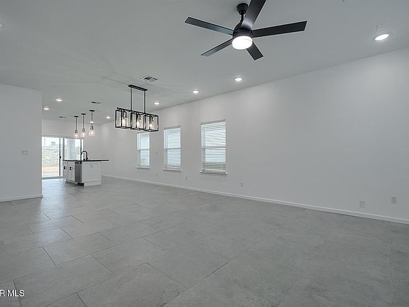 4th image of 15124 Endurance Ave