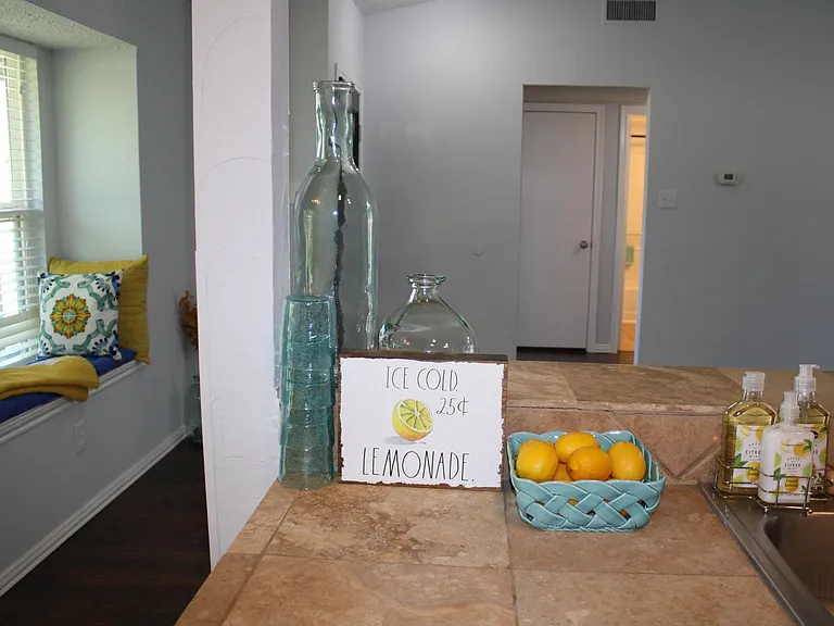 2518 Highdale Dr — Photo 30