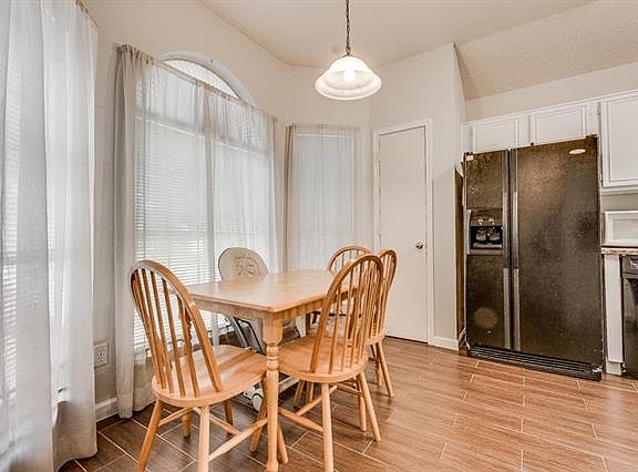 5th image of 2712 Bent Brook Dr
