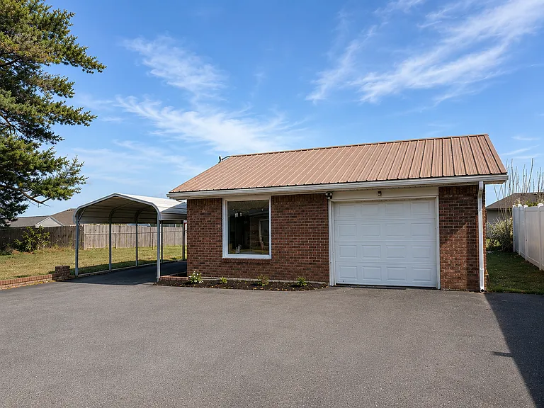 122 N Fairway Rd — Photo 4