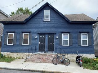 35 Holland St, Newport, RI 02840