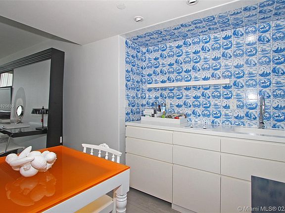 4th image of 1100 West Ave #615