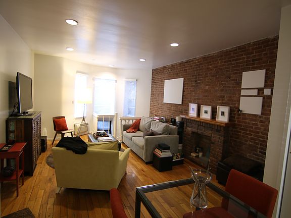 2nd image of 20 W 85th St APT A