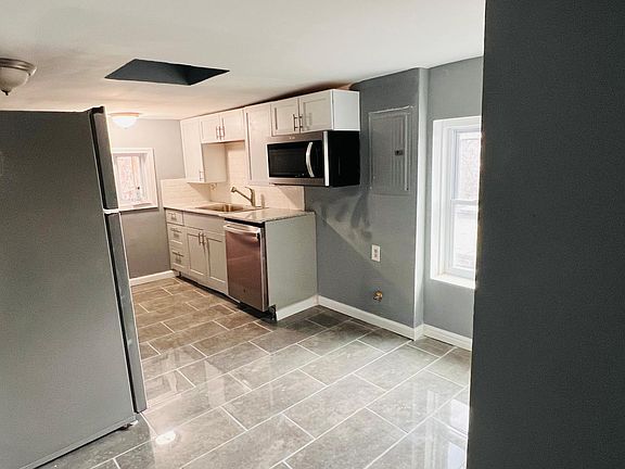 5th image of 3546 Nebraska Ave #3F
