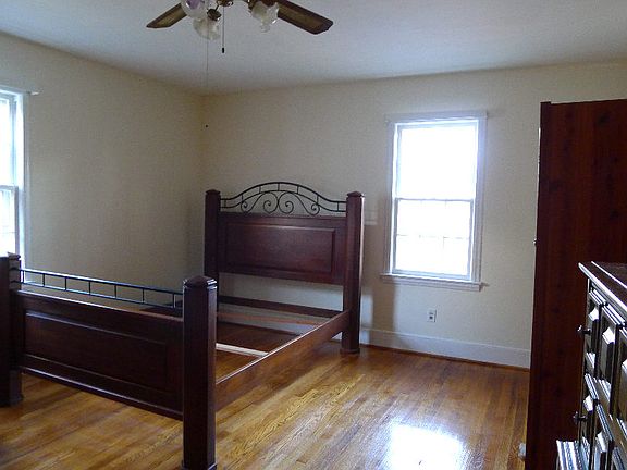3rd image of 934 Lawsonville Ave