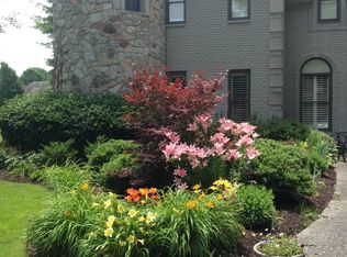 9431 S Spring Hollow Ln, Germantown, TN 38139