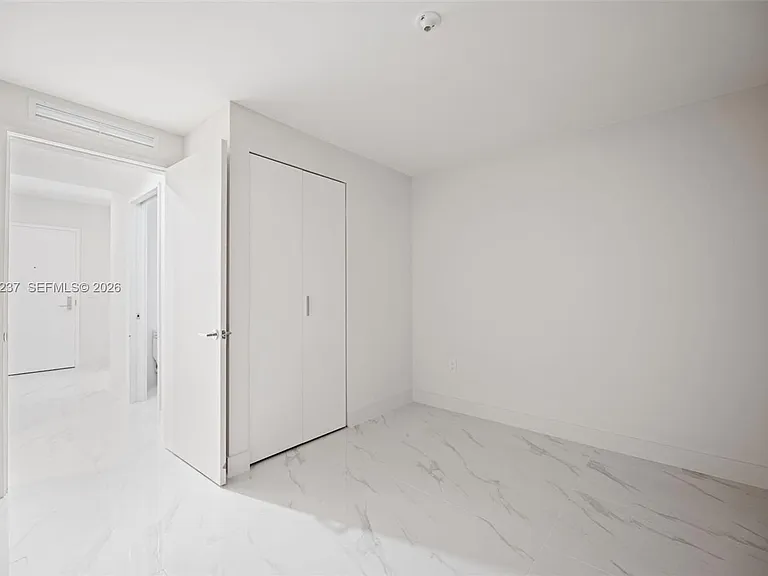 700 NE 24th St #2105 — Photo 8