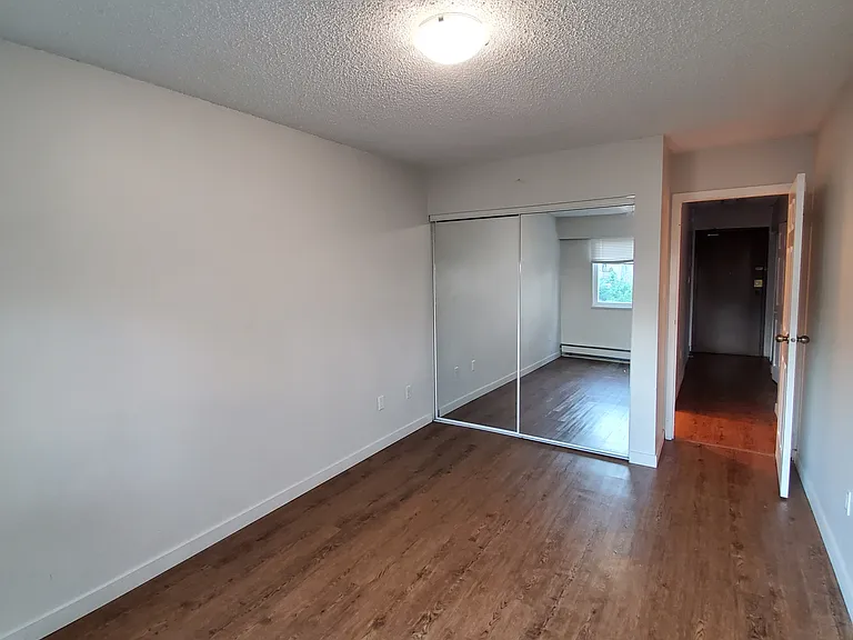 520 11th St #218 — Photo 16