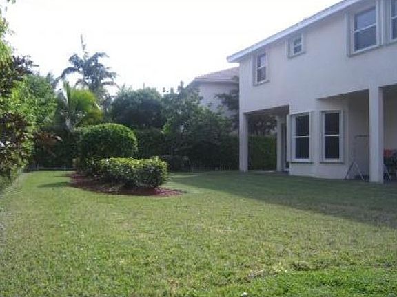 4th image of 886 Stillwater Ct