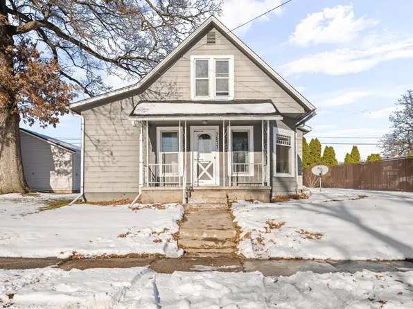 1577 31st Ave, Moline, IL 61265