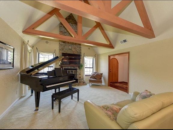 5th image of 1125 River Rock Dr