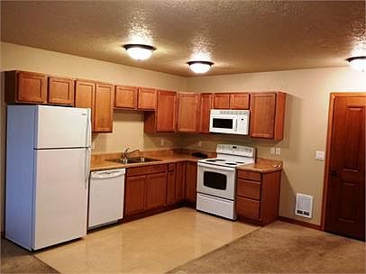 4th image of 502 SW Evergreen Ave #207