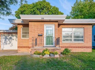 211 S Ohio Ave, Mason City, IA 50401