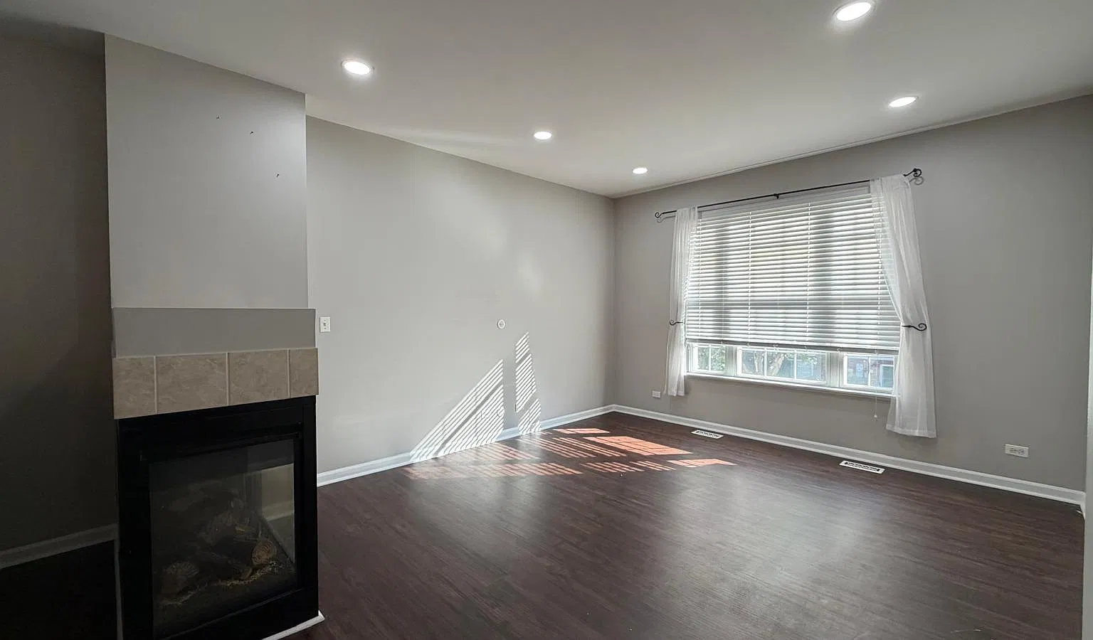 3 bed, 1754 sqft, $3,100 — Photo 3