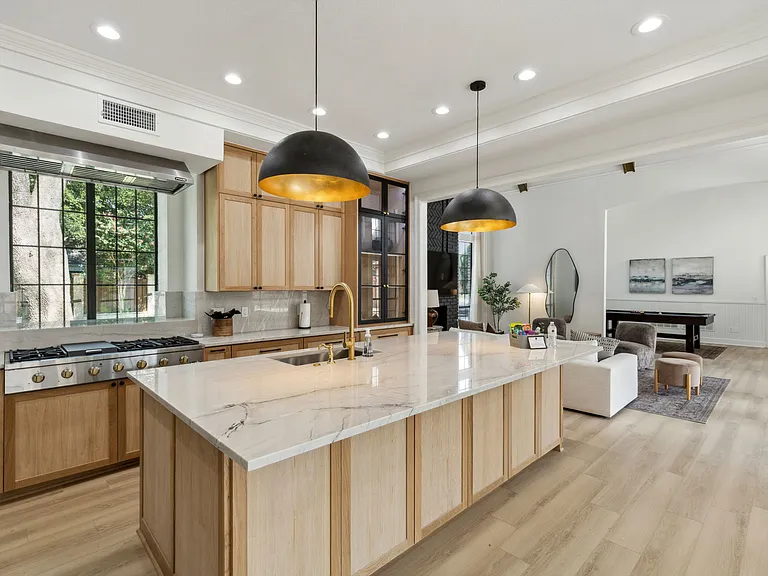 7001 Marchman Way — Photo 10