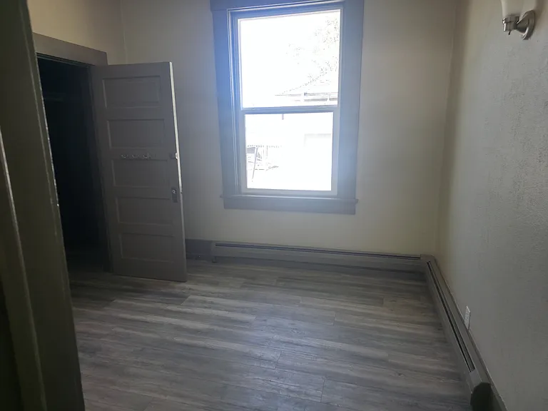 715 Western Ave — Photo 4