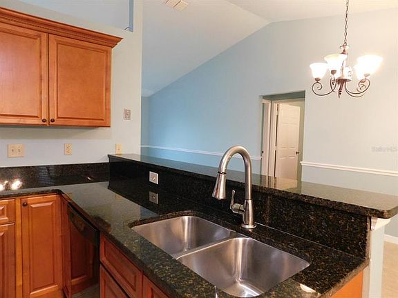 4th image of 501 Cardinal Dr