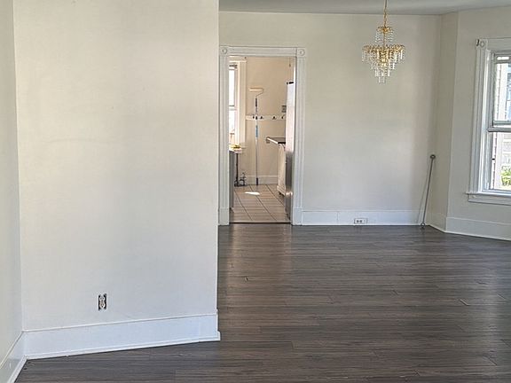 3rd image of 68 Coombs St #1