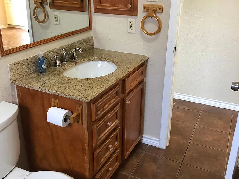 2927 Helmsley Dr — Photo 23